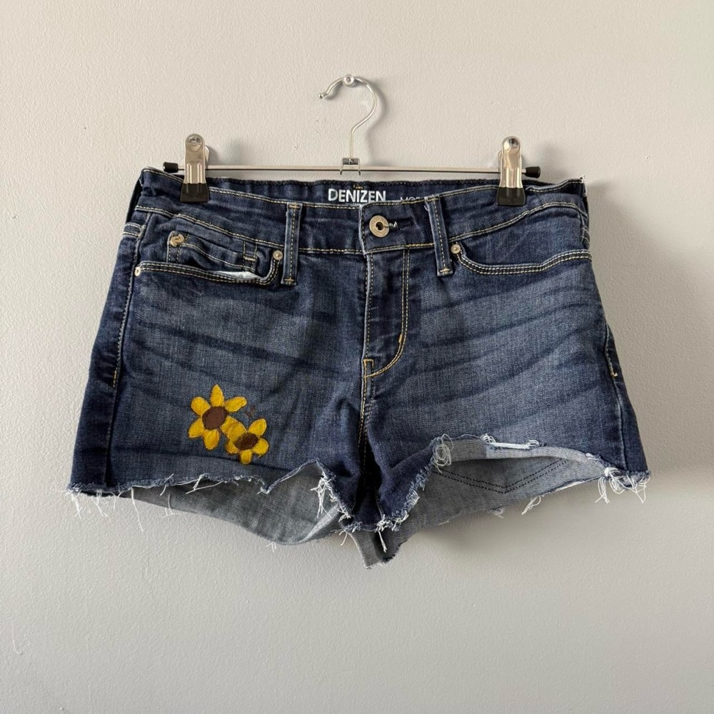 Denizen from Levi's Women's Blue Denim Shorts with Yellow Flower